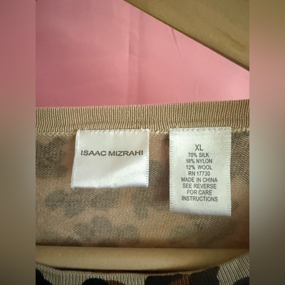 ISAAC MIZRAHI Animal Print Long Sleeve Top - Picture 3 of 3